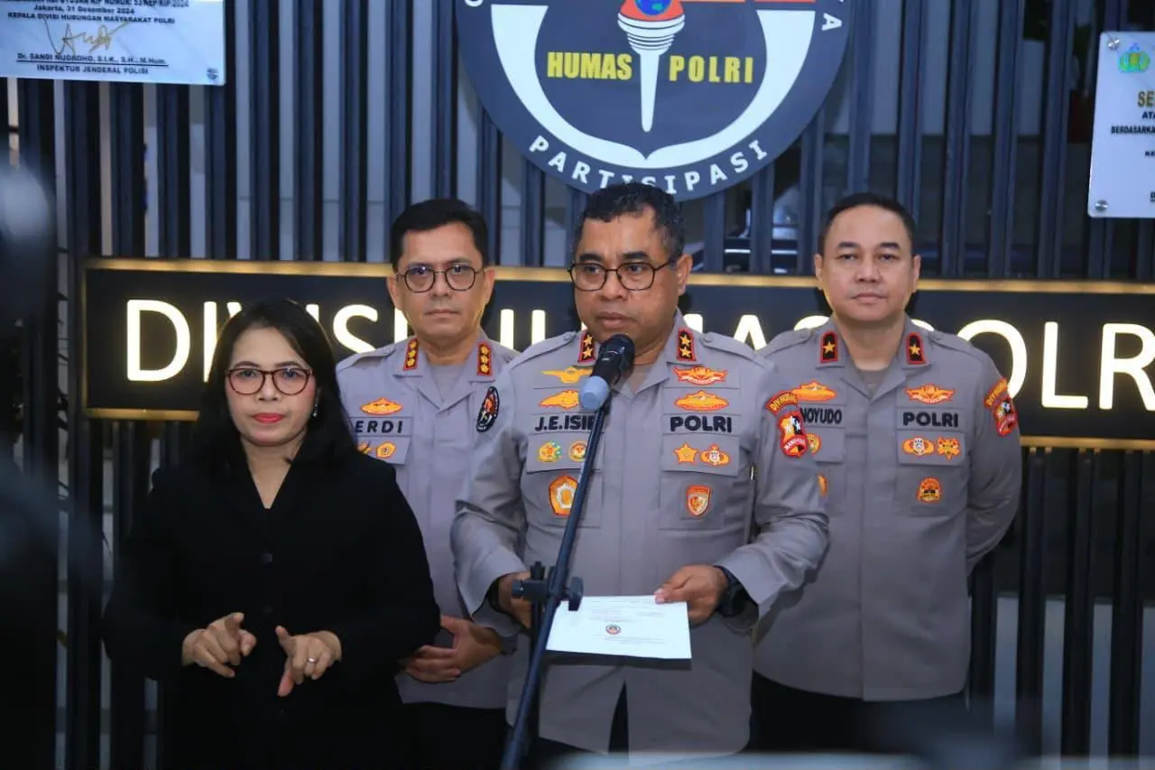 inp-chief-promotes-50-high-ranking-officers-and-4-civil-servants