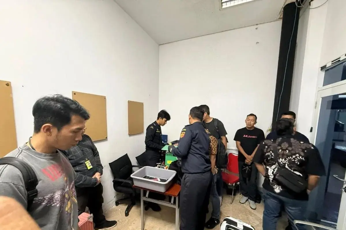 inp-thwarts-the-smuggling-of-5-kg-of-etomidate-from-malaysia-seven-arrested