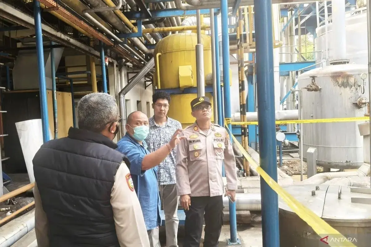 Dozens Suffer Ammonia from Gas Leak, Police Investigate a Milk Company in Pasar Rebo