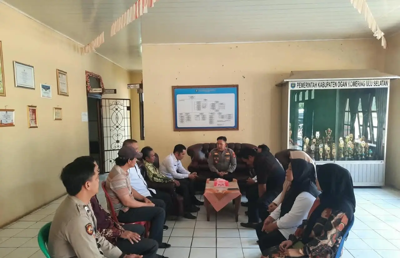 South Ogan Komering Ulu Police Educate Local Residents on Wildfire Prevention