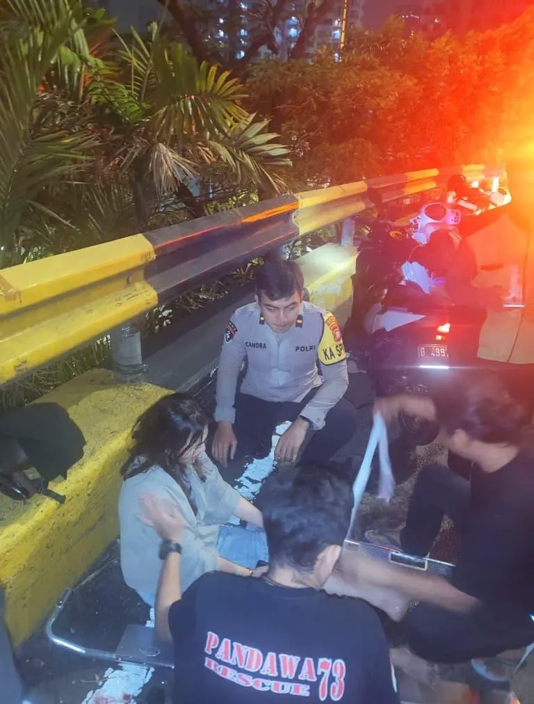 Police Emergency Hotline 110 Responds Rapidly to Single-Motorcycle Accident on Senayan Flyover