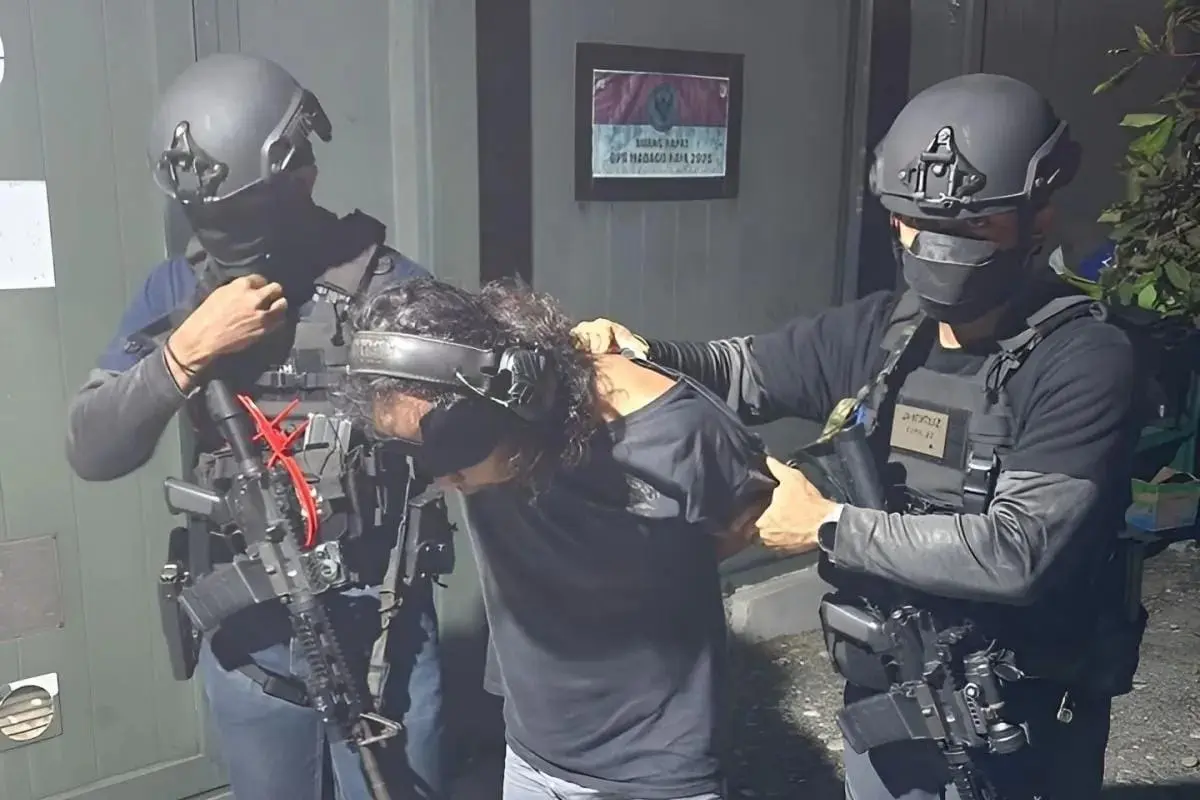 densus-88-arrests-12-terror-suspects-across-six-indonesian-provinces