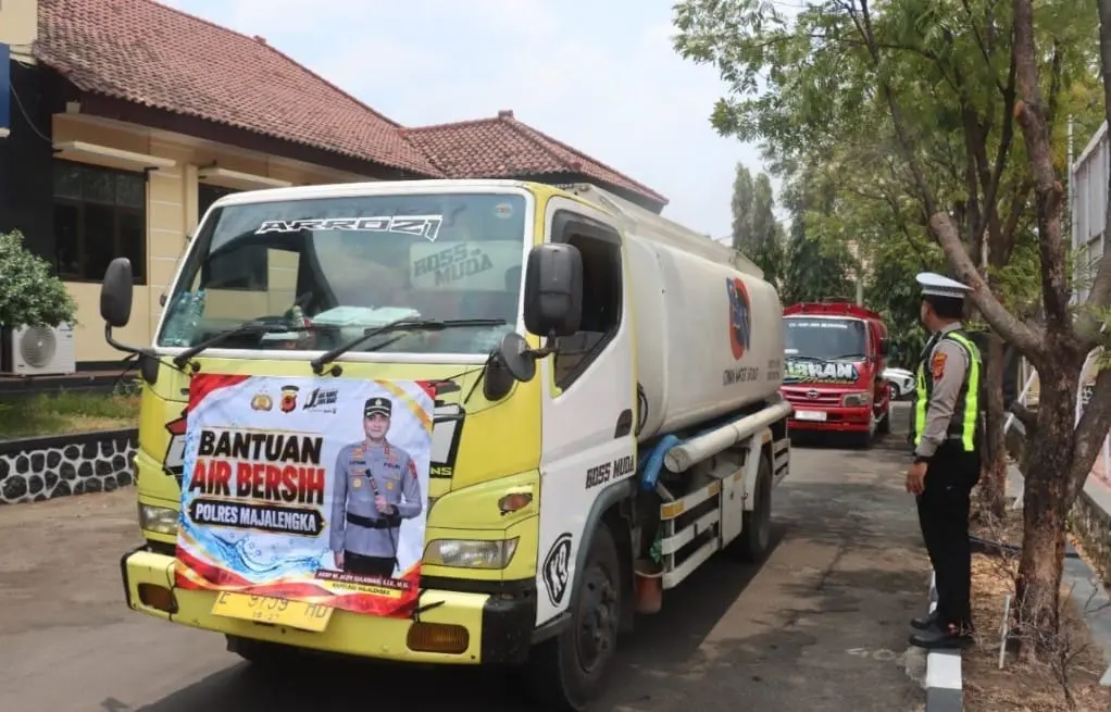 Majalengka Police Deploy 26 Water Tankers to Assist Drought-Hit Districts