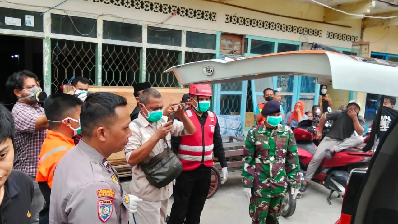 Swift Response of Police Helps the Evacuation of an Elderly Passed Away in East Kalimantan