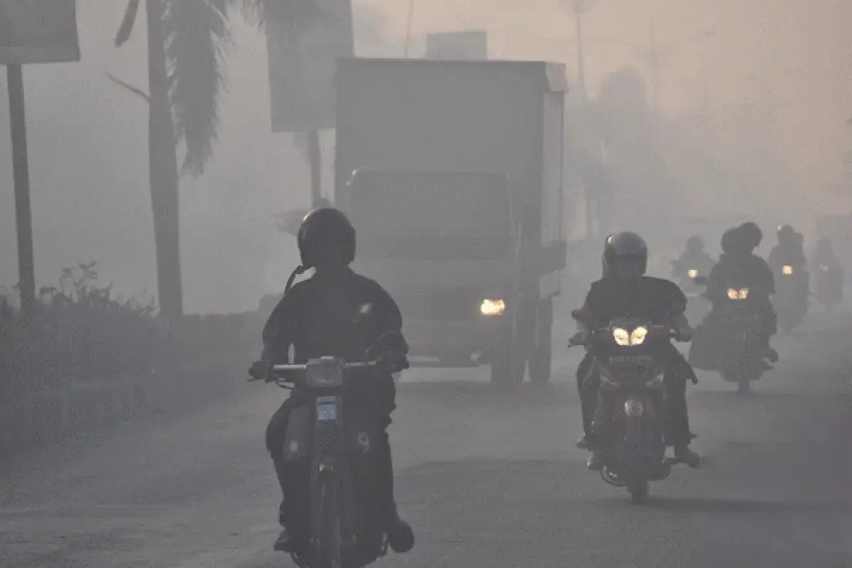 North Maluku Police Issue Driver Safety Warning Amid Haze Reduced Visibility