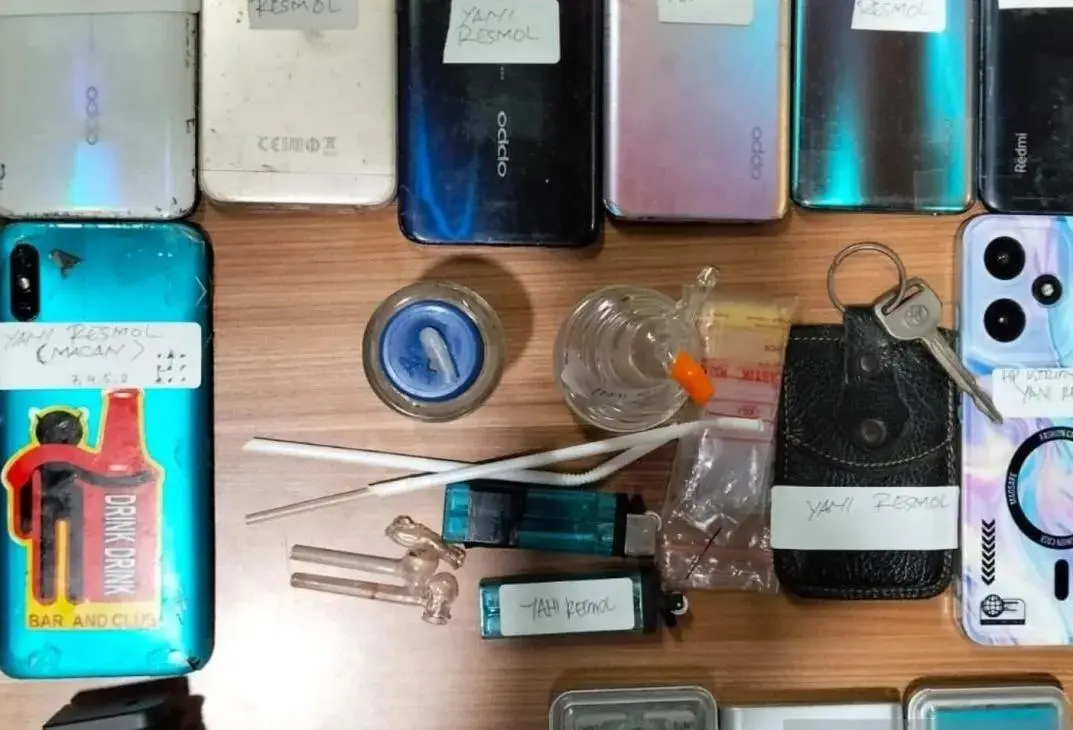 drug-den-in-bekasi-city-busted-12-packages-of-drug-and-an-airsoft-gun-confiscated