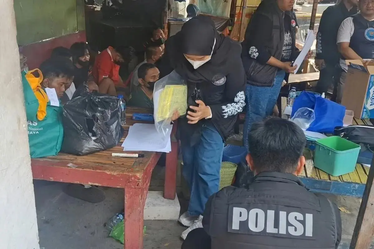 19-men-arrested-following-a-raid-on-kunti-road-area-surabaya