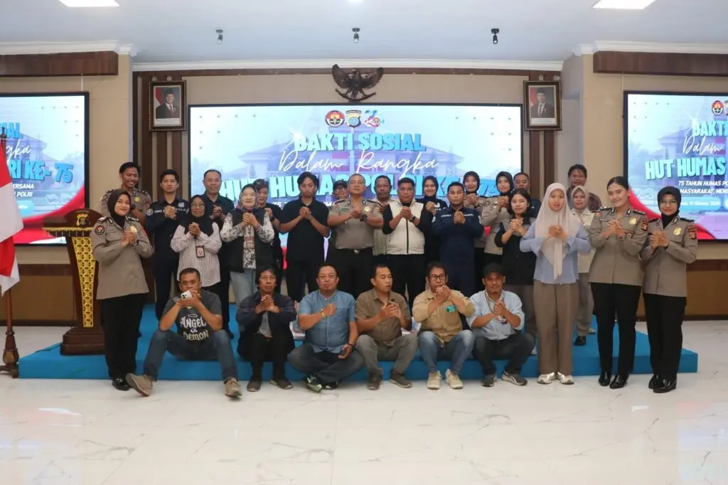 East Kalimantan Police Hold Social Service Event for Media Partners