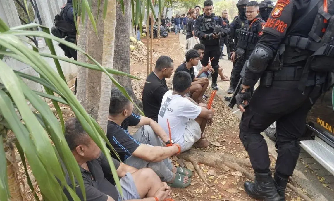 125-police-personnel-raids-kampung-ambon-weapons-to-drug-seized-by-the-authorities