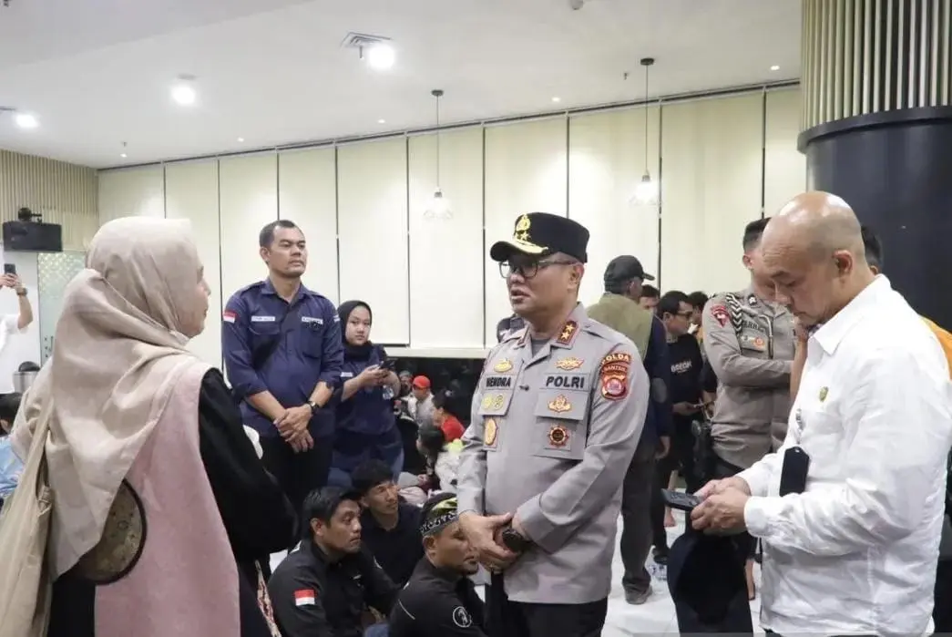 Surviving Passengers of KMP Batumandi Evacuated following the Ship’s Fire