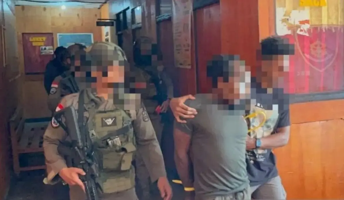 Joint Task Force Arrests KKB Member in Puncak Jaya, Central Papua