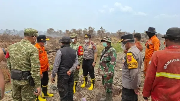 jambi-officials-monitor-the-wildfire-handling-in-the-province