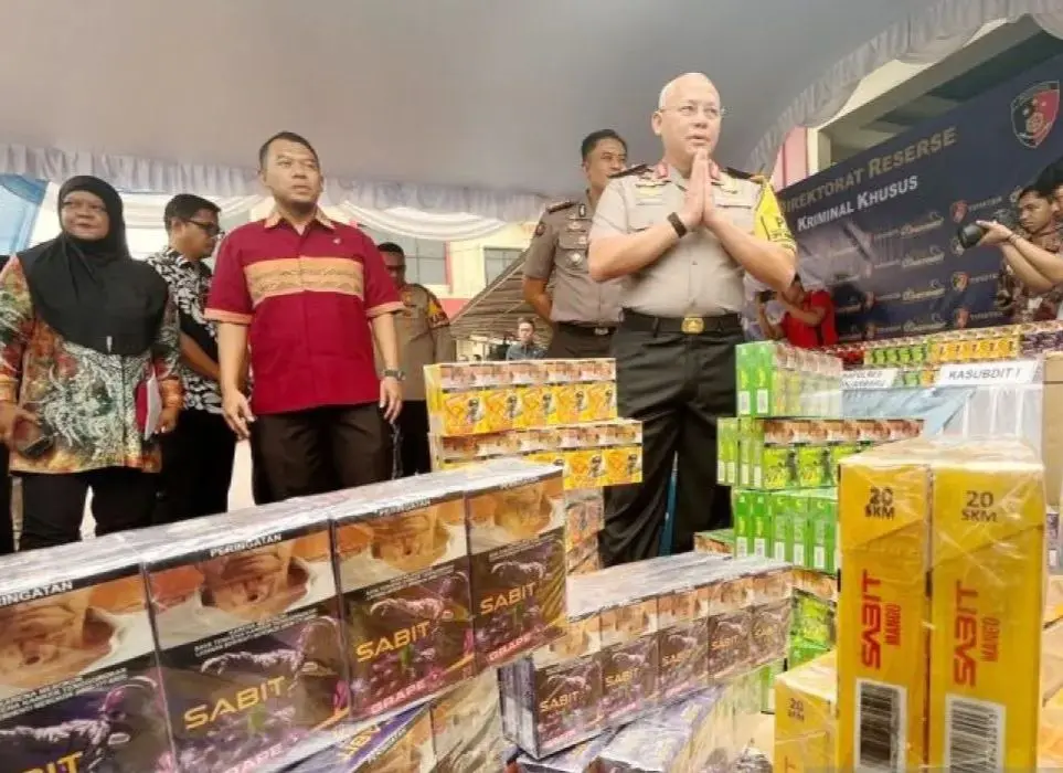 south-kalimantan-police-foil-smuggling-of-one-million-illegal-cigarettes
