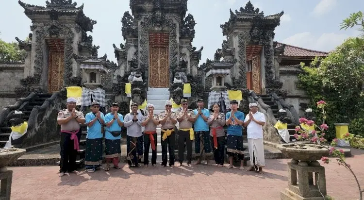 East Nusa Tenggara Police Host Sunday Outreach Program at Hindu Temple in Kupang