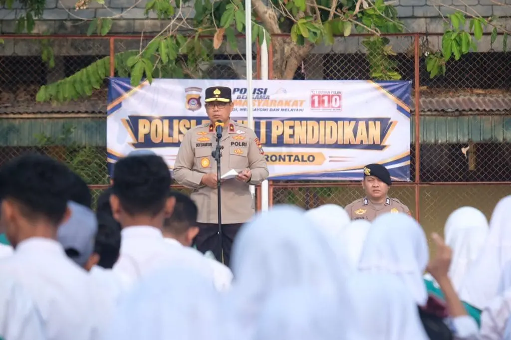 kutai-kartanegara-police-visit-tenggarong-school-to-educate-on-bullying-drugs-and-traffic-violations