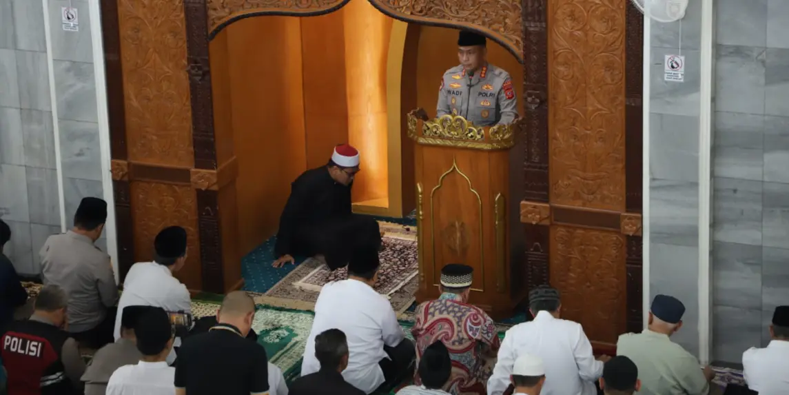 west-java-police-hold-friday-prayer-to-strengthen-community-ties