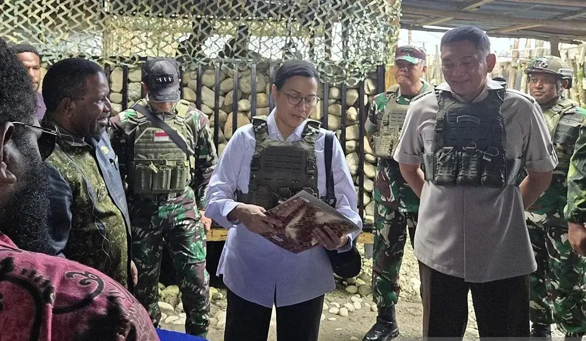 defense-finance-ministers-visit-papua-in-bulletproof-vests