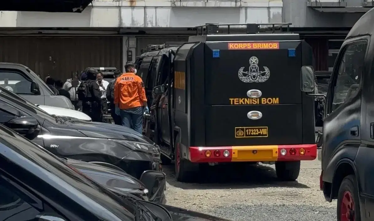 bandung-police-confirm-suspected-bomb-at-church-was-harmless