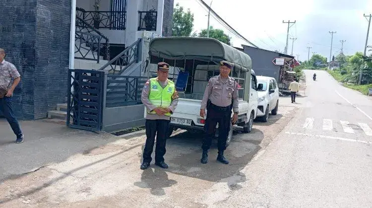 securing-the-2025-new-year-church-service-kupang-regional-police-deployed-personnel