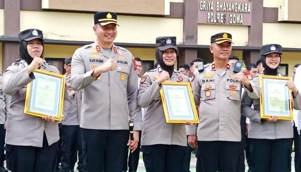 19-female-police-officers-in-gowa-honored-on-kartini-day