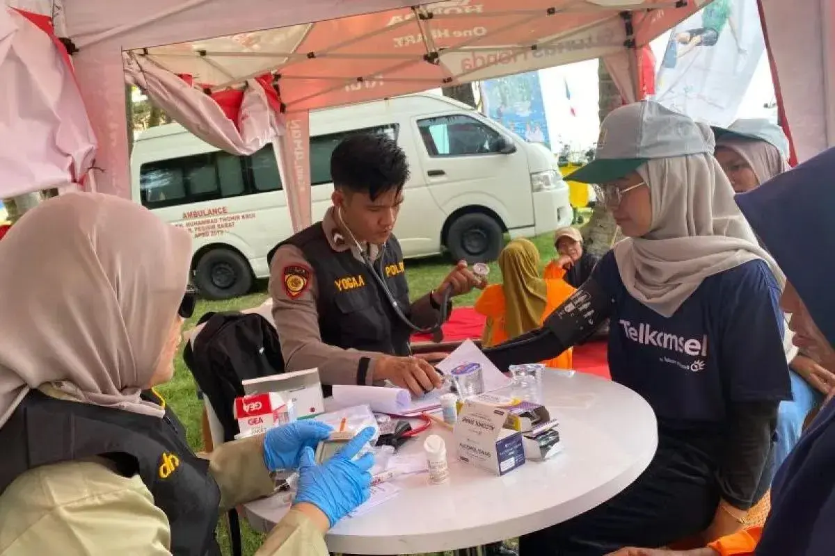 police-provide-free-health-services-at-wsl-krui-pro-2025-in-lampung