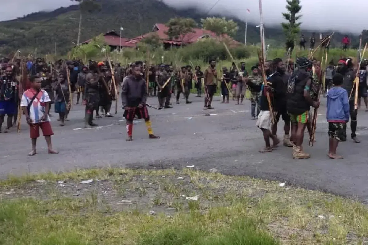 400-tni-inp-personnel-deployed-in-mulia-after-constitutional-court-ruling