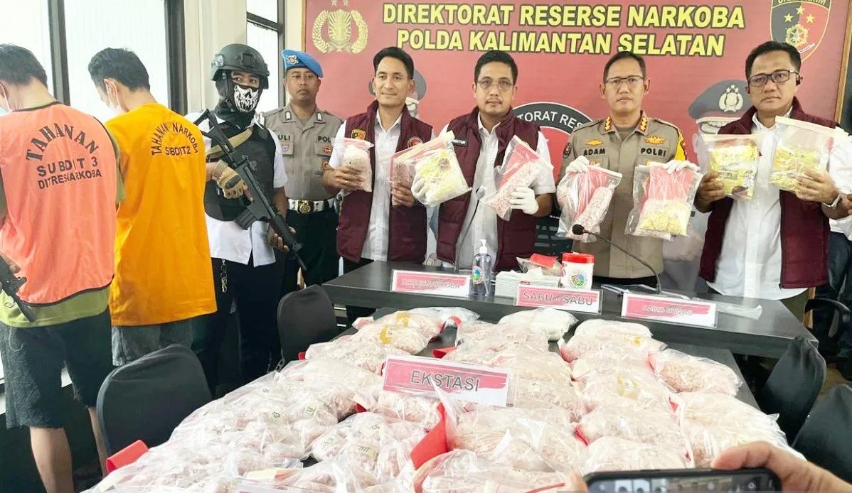 south-kalimantan-police-seize-record-52561-ecstasy-pills