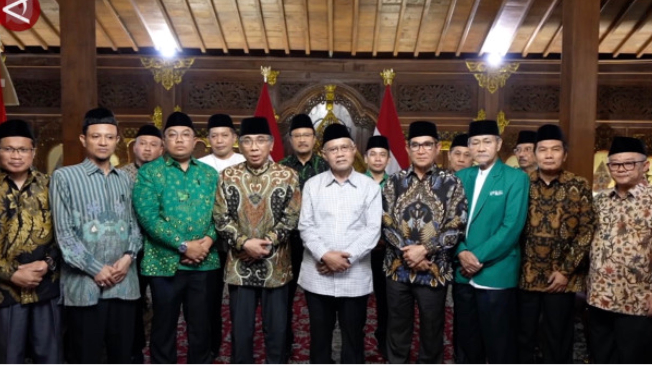 president-prabowo-meets-16-islamic-groups-amid-rising-unrest-calls-for-calm