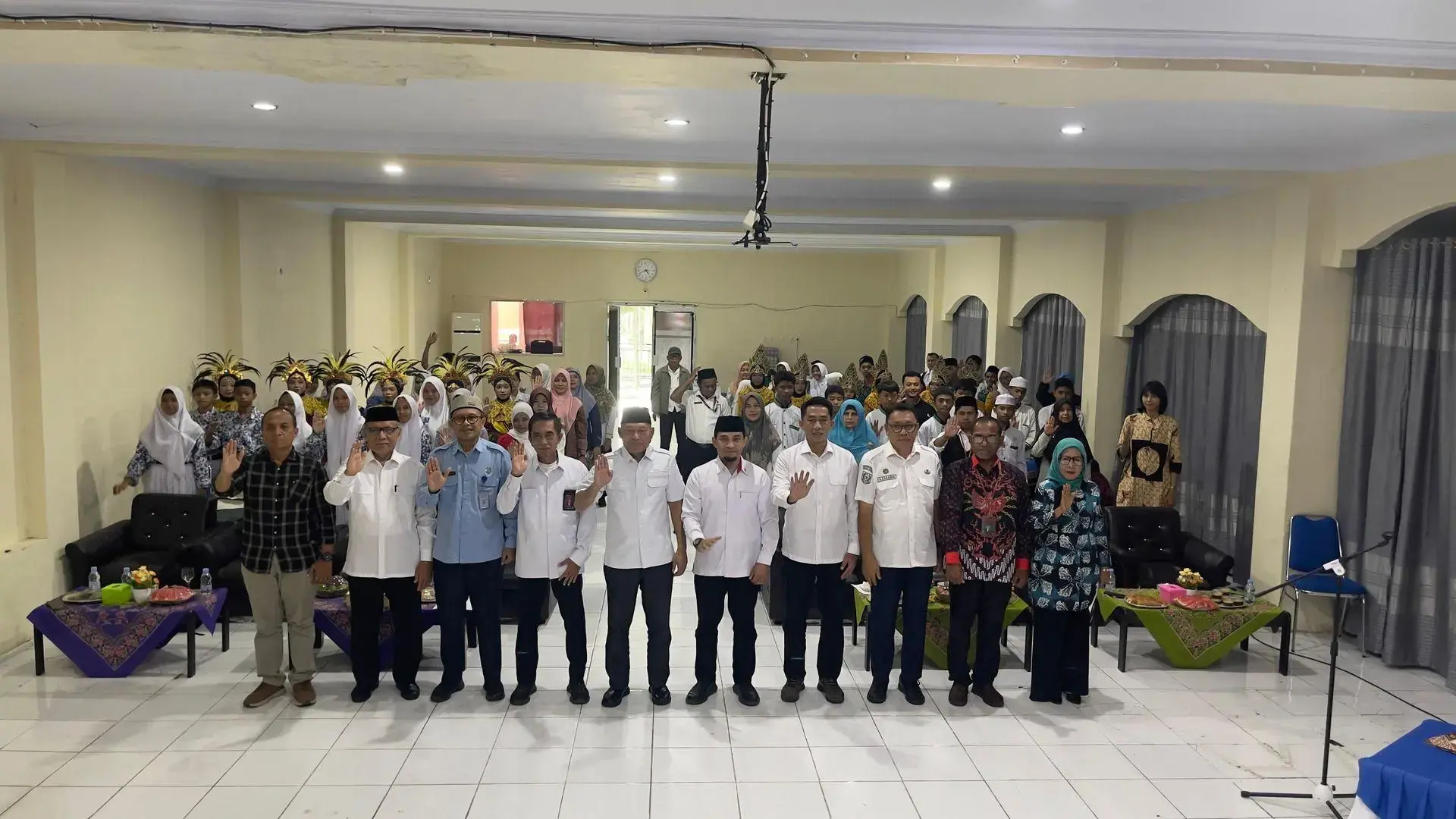 densus-88-educates-students-in-ternate-on-the-dangers-of-radicalism-and-terrorism