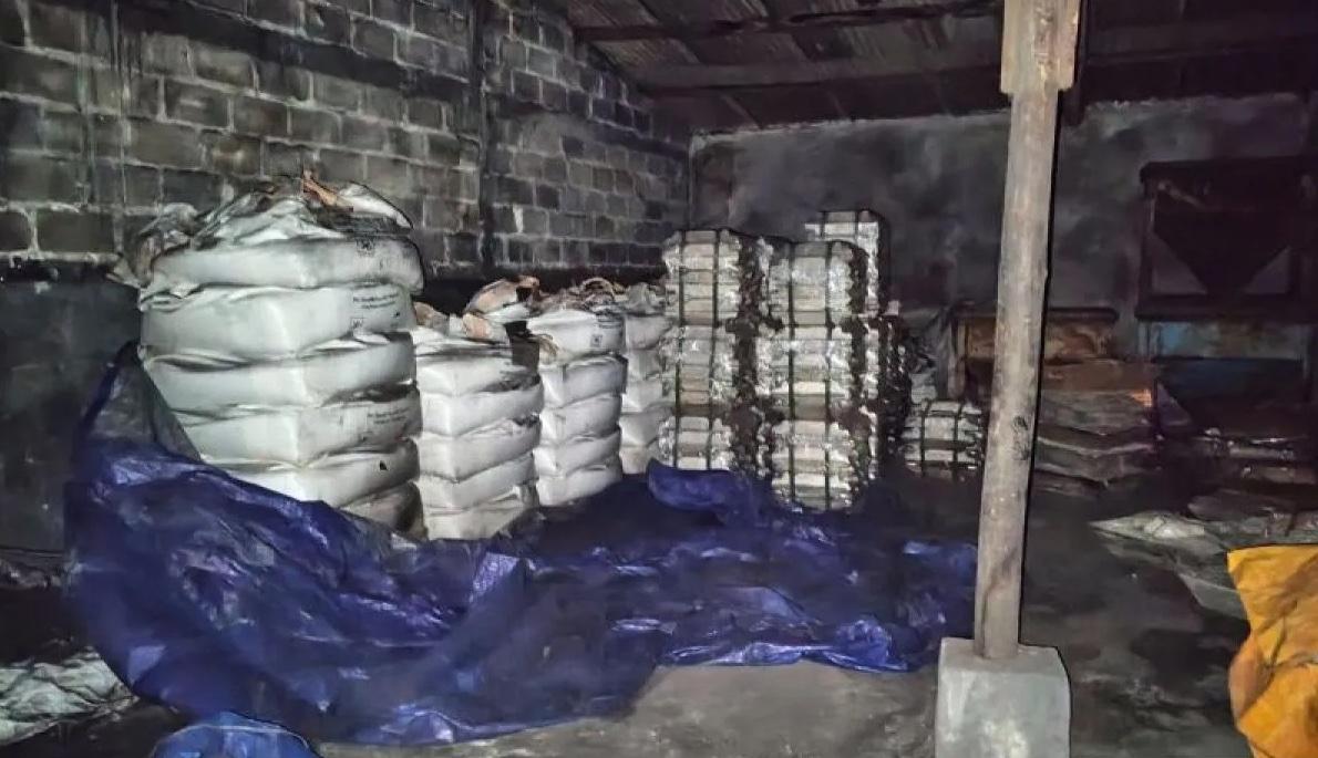 navy-raids-illegal-tin-warehouses-in-bangka-belitung-seizes-over-130-tons