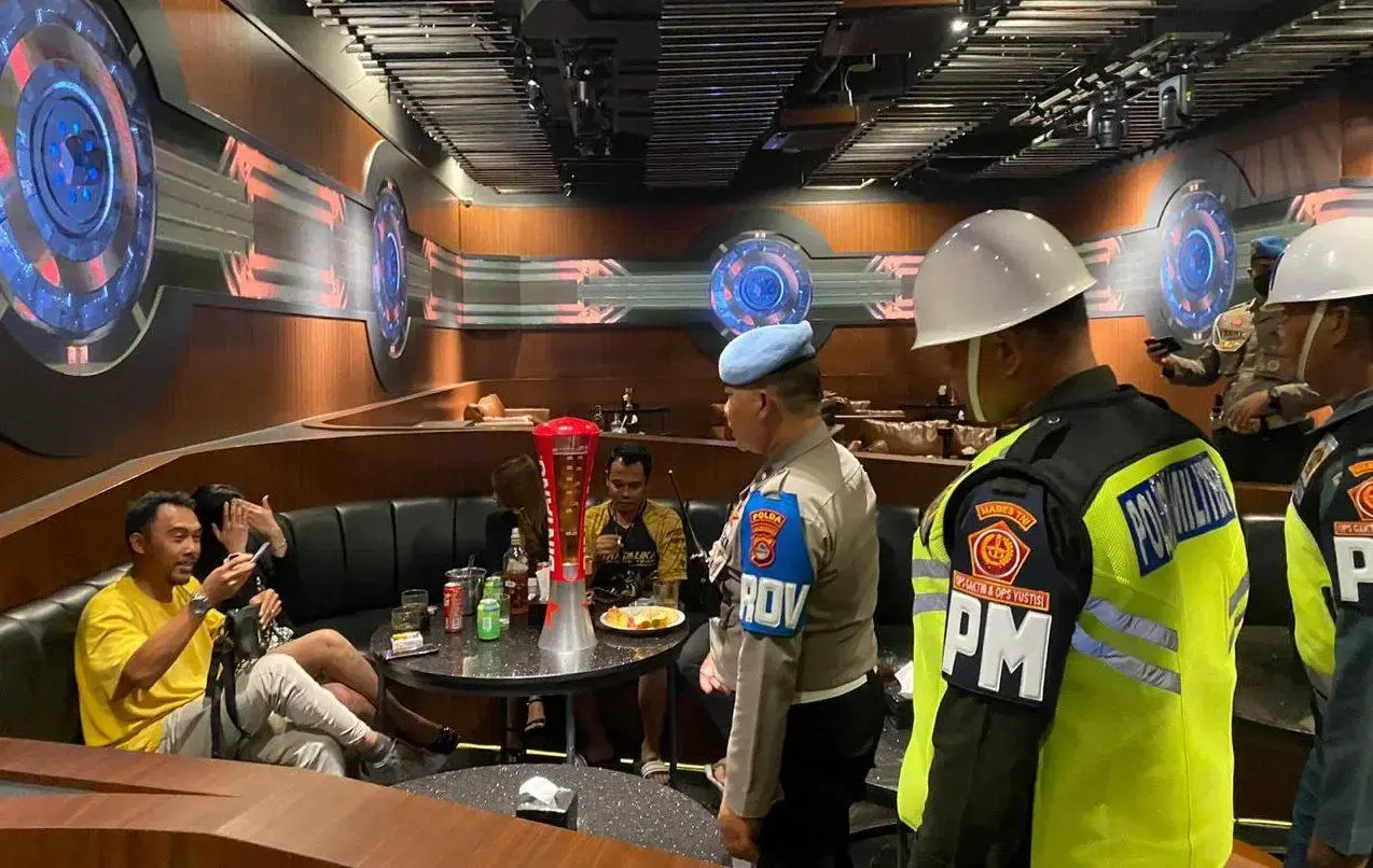 police-patrols-around-nightclubs-to-prevent-members-misconduct-in-ntb