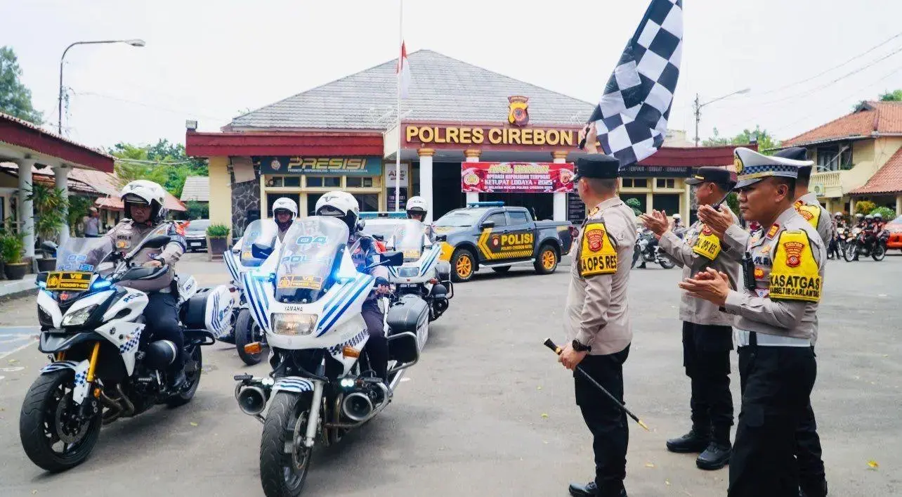 cirebon-sub-regional-city-police-dispatch-its-traffic-jams-dissolving-team-ahead-of-eid-homecoming-flow