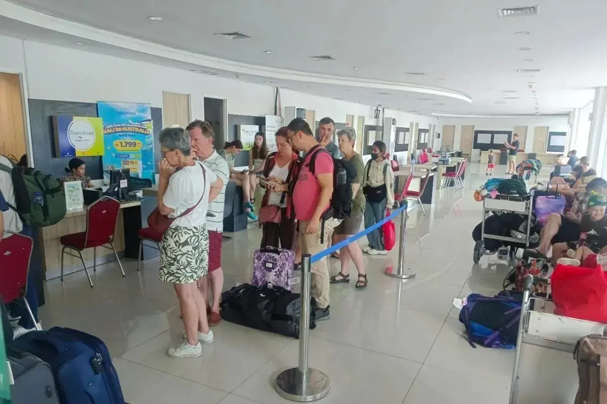 ngurah-rai-airport-cancels-24-flights-due-to-mount-lewotobi-laki-laki-eruption
