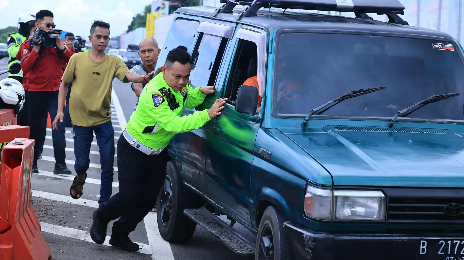 survey-shows-public-satisfaction-on-police-performance-during-homecoming-season