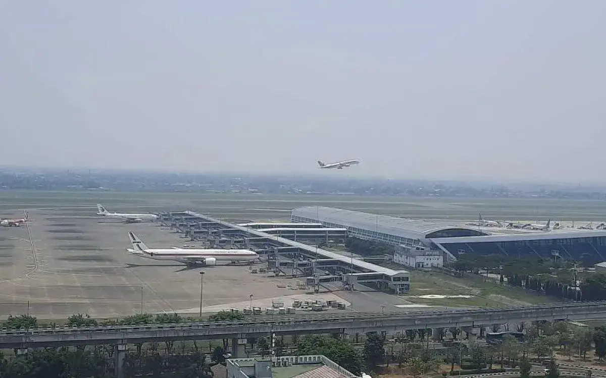 bomb-squad-deployed-following-a-threat-to-saudi-airlines-si-576-in-deliserdang