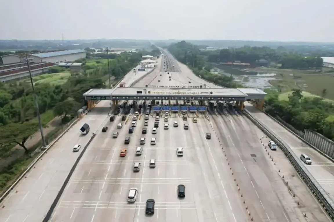 569000-cars-leave-greater-jakarta-during-long-weekend