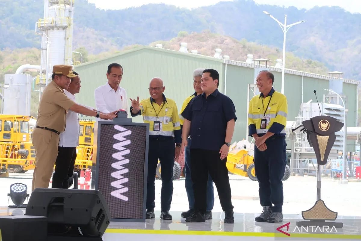 jokowi-inaugurates-copper-smelter-in-west-sumbawa