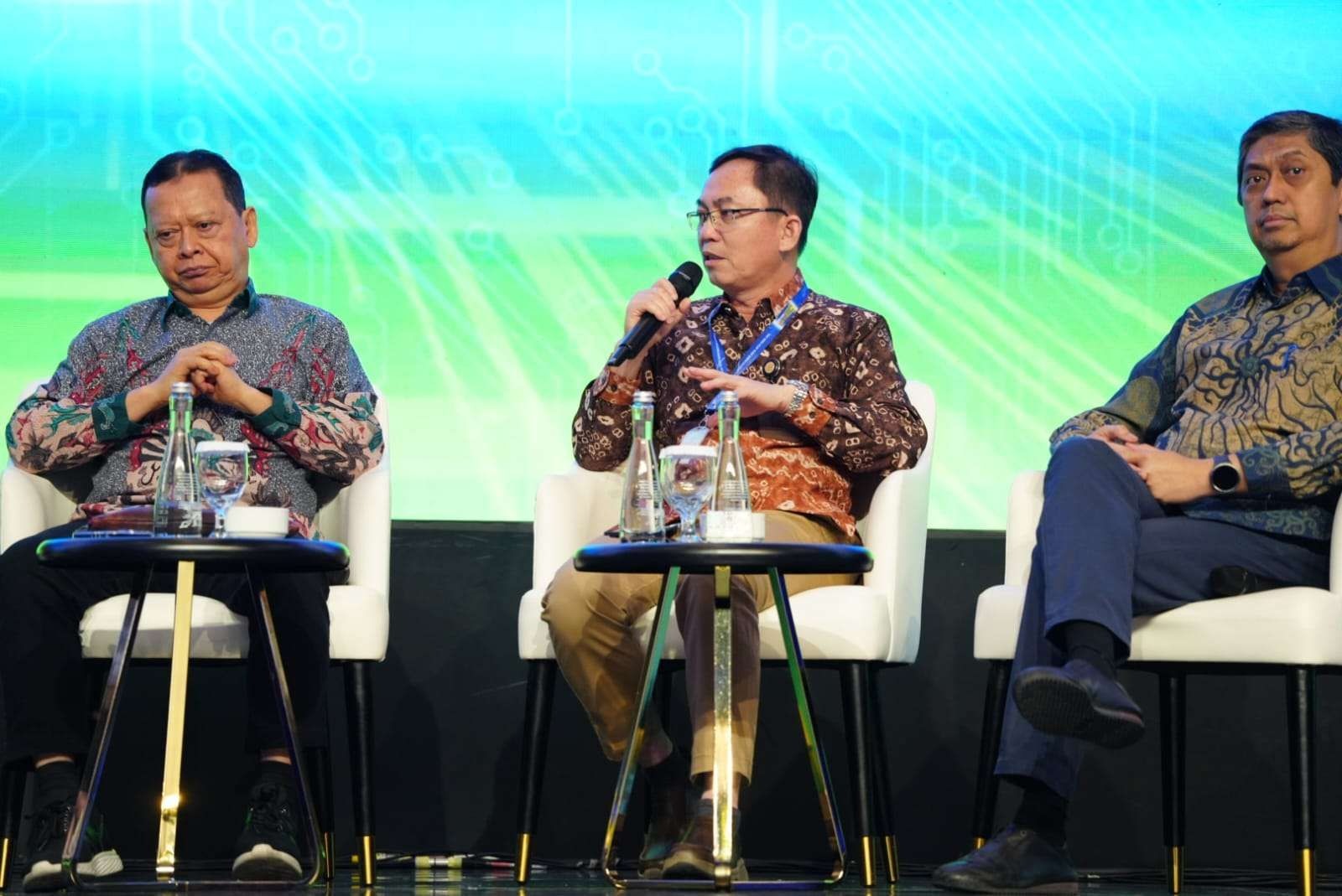 agriculture-minister-assures-equal-rice-and-corn-field-expansion-across-indonesia