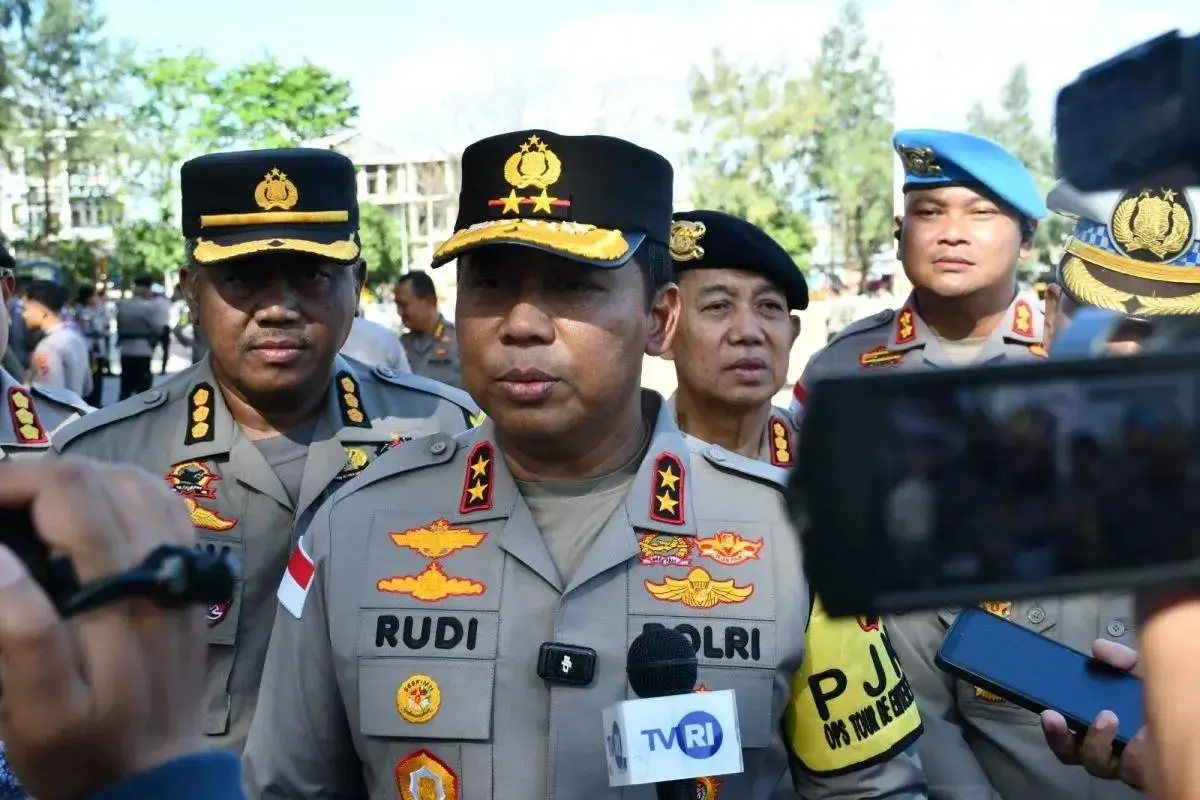 ntt-deploy-sniffer-dogs-to-hunt-for-missing-flood-victims-in-nagekeo