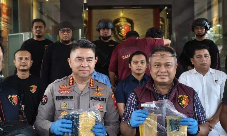 police-uncovers-cross-provincial-atm-theft-group-with-four-suspects-arrested-total-loss-reached-idr-706-million