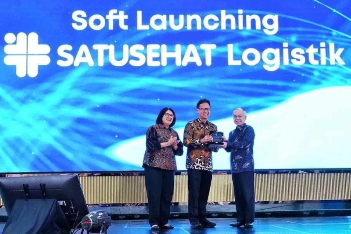 health-minister-launched-satusehat-logistic-to-help-monitor-vaccine-availability