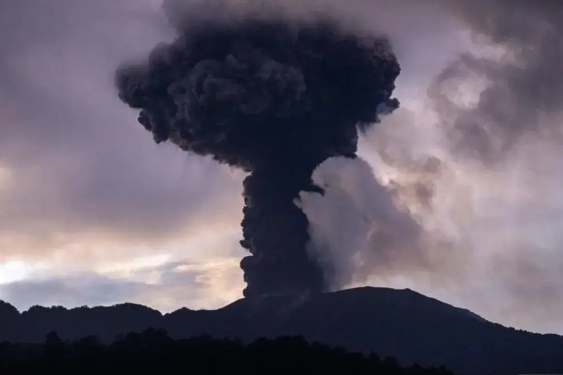 mount-marapi-erupts-sending-ash-plume-1-km-high
