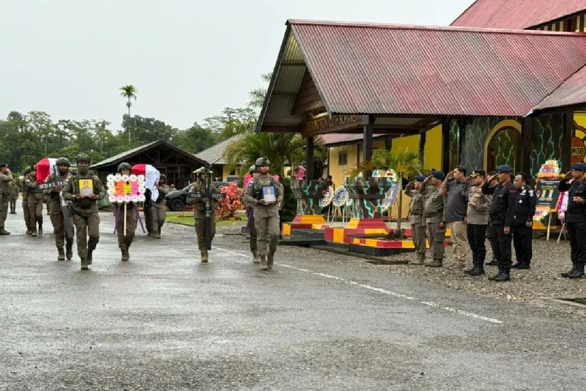 two-fallen-police-members-shot-by-kkb-to-be-buried-in-serui