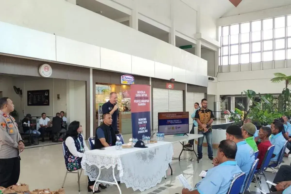 inp-afp-join-forces-to-crush-human-smuggling-network-in-maluku