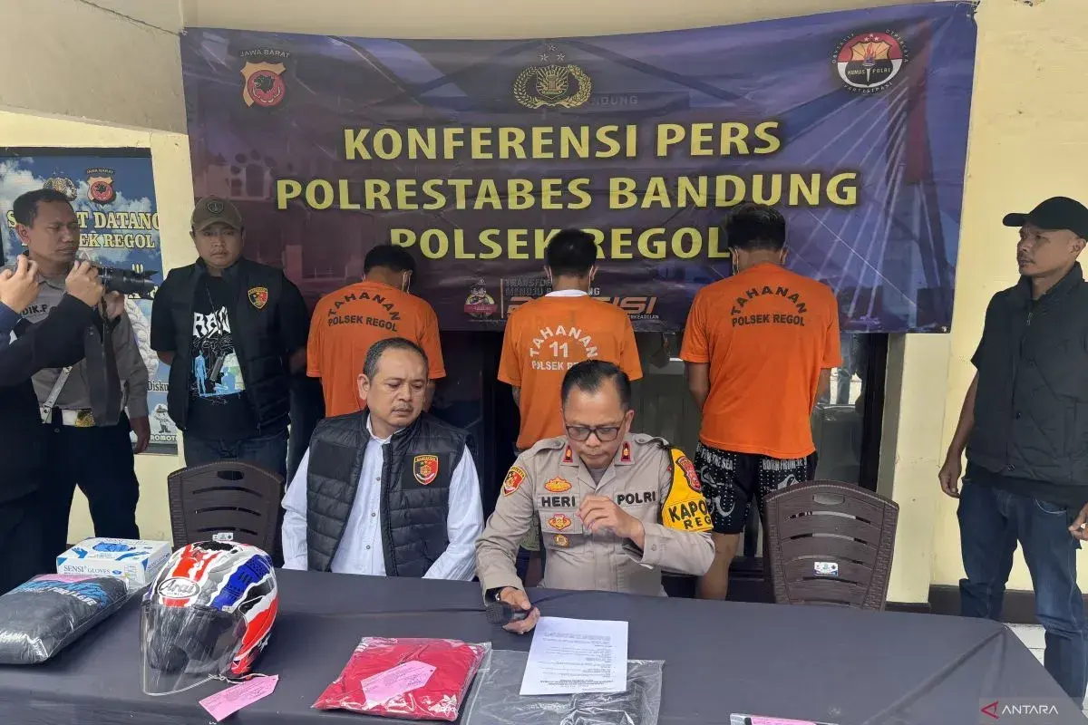 police-arrest-three-smugglers-who-robbed-during-persib-bandung-victory-parade