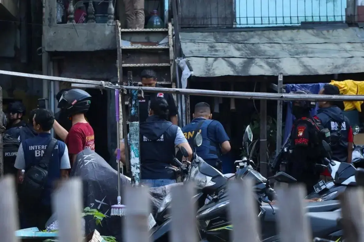 bnn-inp-seize-89-kg-of-meth-firearms-in-jakarta-drug-raid