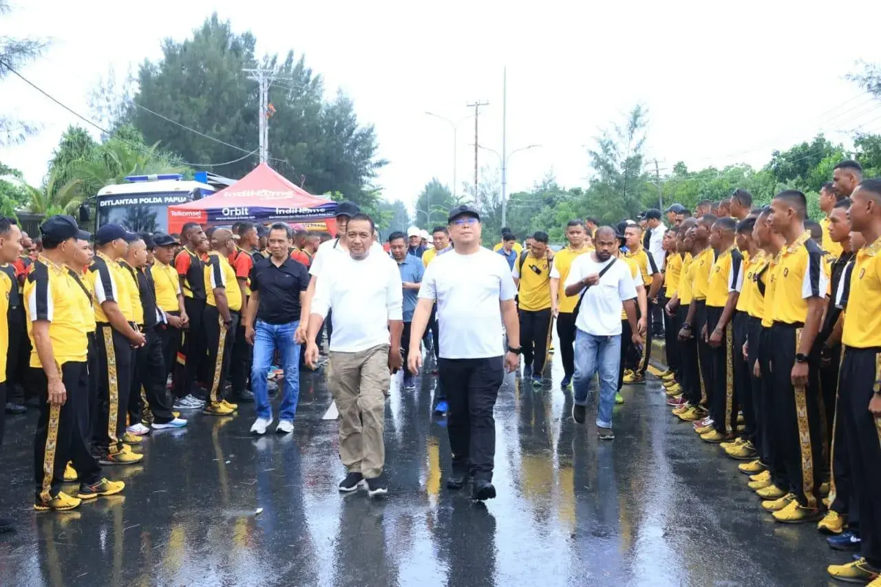 papua-regional-police-held-joint-sports-activity-in-celebrating-79th-bhayangkara-anniversary