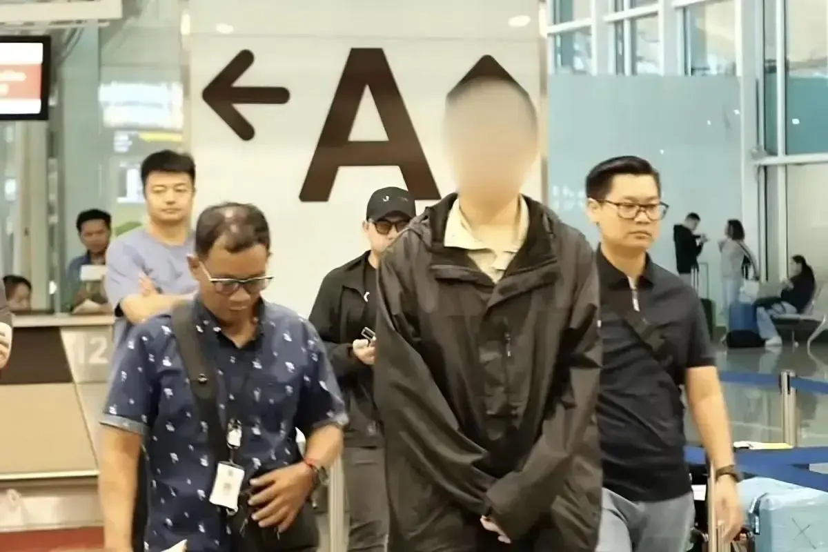indonesia-deports-chinese-fugitive-wanted-for-us175m-fraud-case
