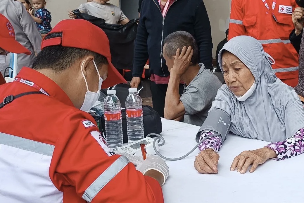 central-jakarta-police-organize-medical-services-for-kemayoran-fire-victims