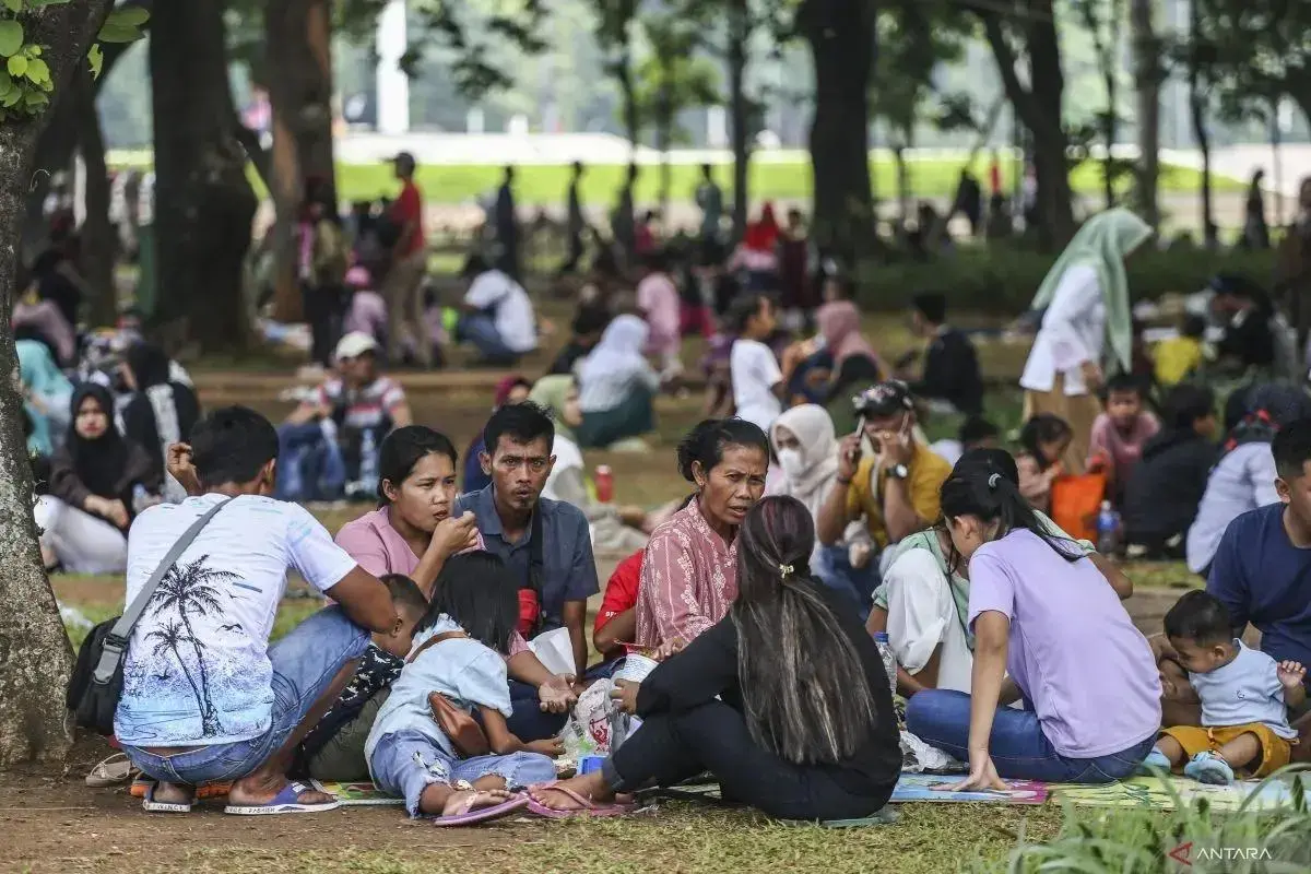 jakarta-provincial-govt-prepares-thousands-of-personnel-to-handle-waste-during-new-years-eve